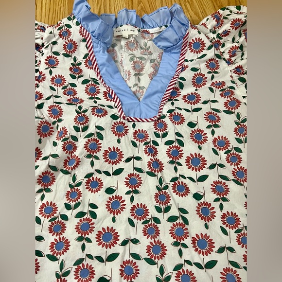 Entro Floral Blouse with Blue and Red Accents - Picture 7 of 11